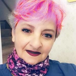 Meet your Posher, Inez